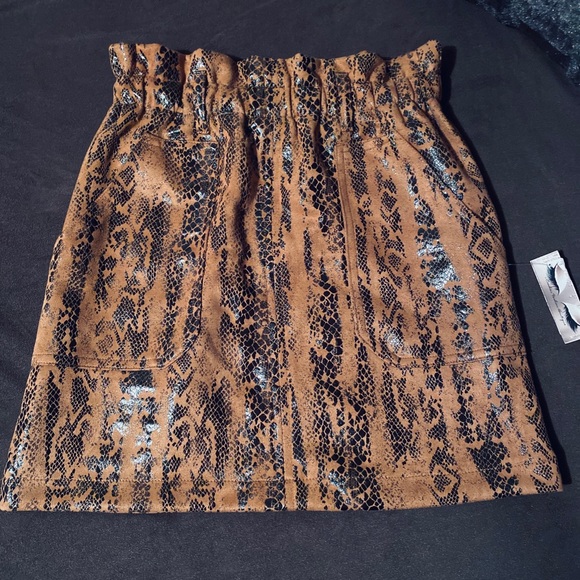 Suede Snake Print Mini Skirt - Picture 3 of 4